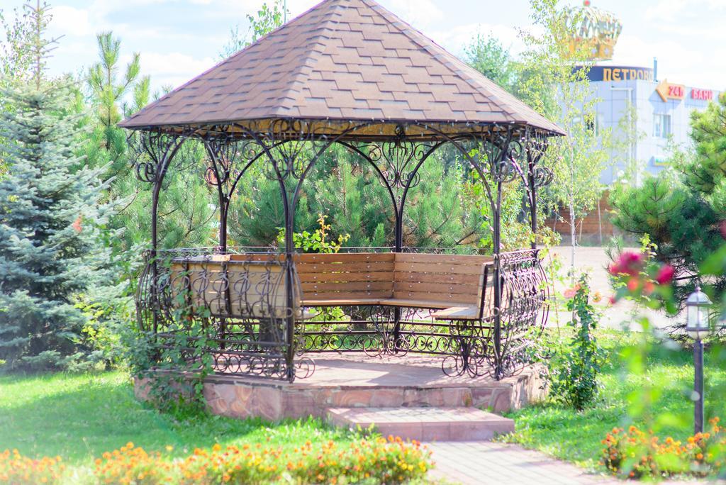 Petrovskyi Brovar Brovary Luaran gambar
